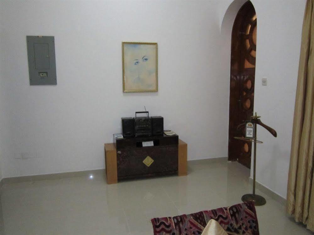 Qurum Beach Hotel Mascate Esterno foto