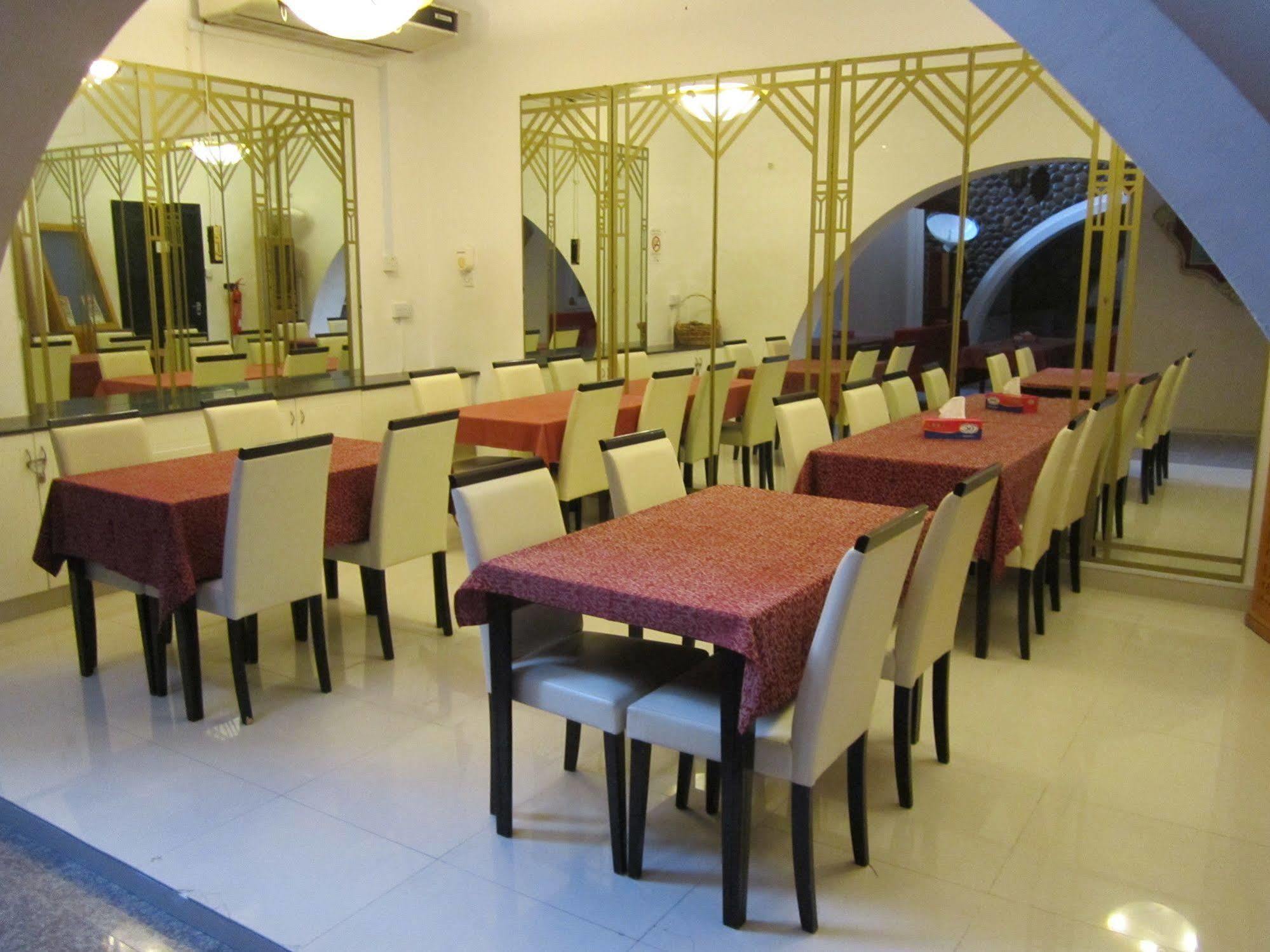 Qurum Beach Hotel Mascate Esterno foto