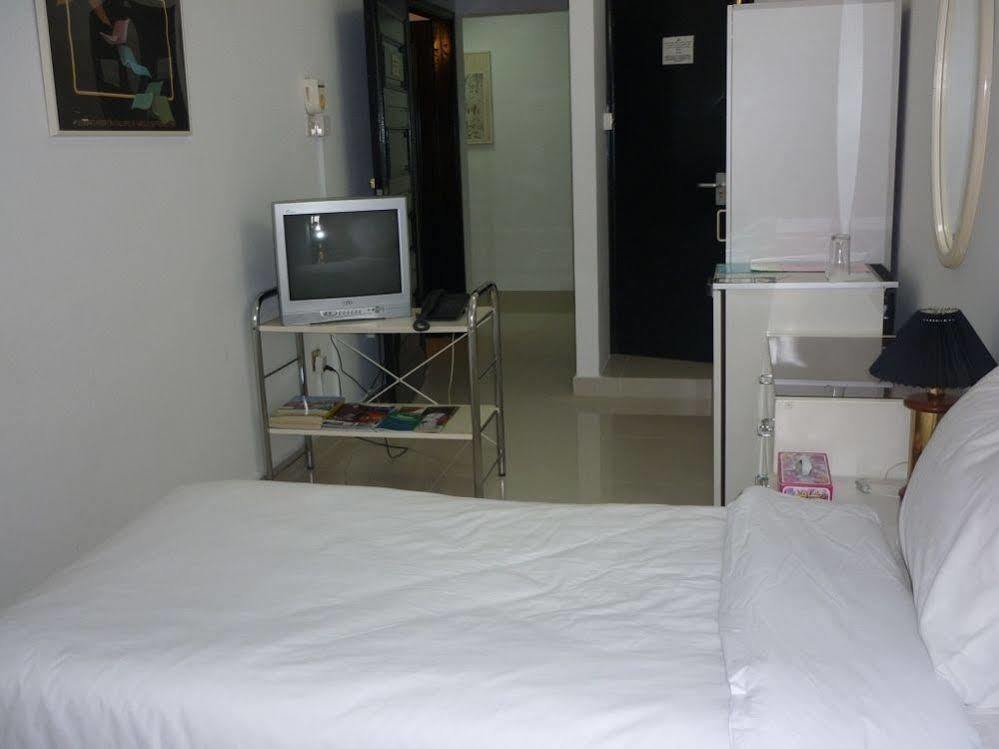 Qurum Beach Hotel Mascate Esterno foto